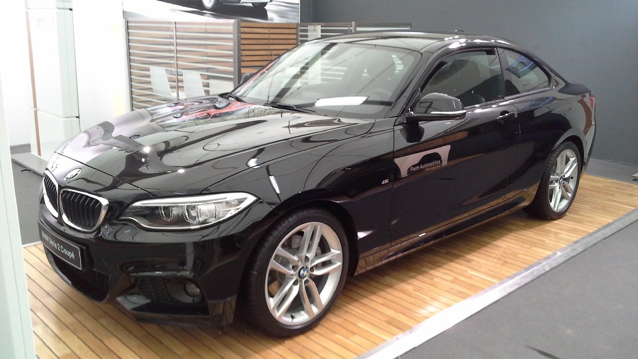 BMW 2-Series F22 photographed at the 2014 Avignon Motor Festival in Avignon , France. · Navigator84 · CC BY-SA 3.0 BMW 2-Series F22 photographed at the 2014 Avignon Motor Festival in Avignon , France.