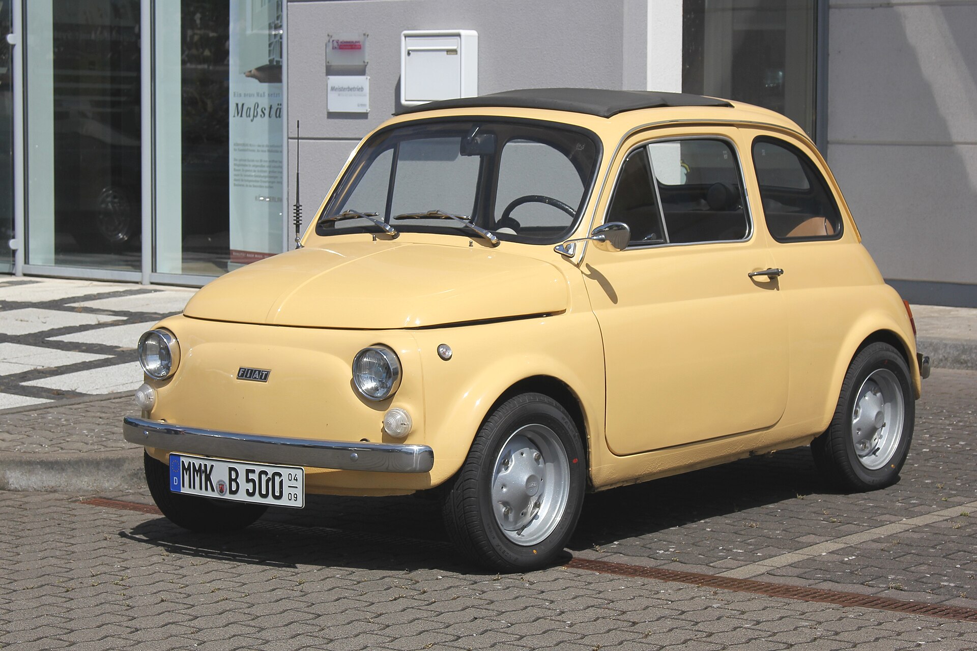 Fiat 500 R, fotografiert beim Oldtimertreffen des Automobilclubs Mülheim-Kärlich (Kennzeichen verändert) · Lothar Spurzem · CC BY-SA 2.0 de Fiat 500 R, fotografiert beim Oldtimertreffen des Automobilclubs Mülheim-Kärlich (Kennzeichen verändert)