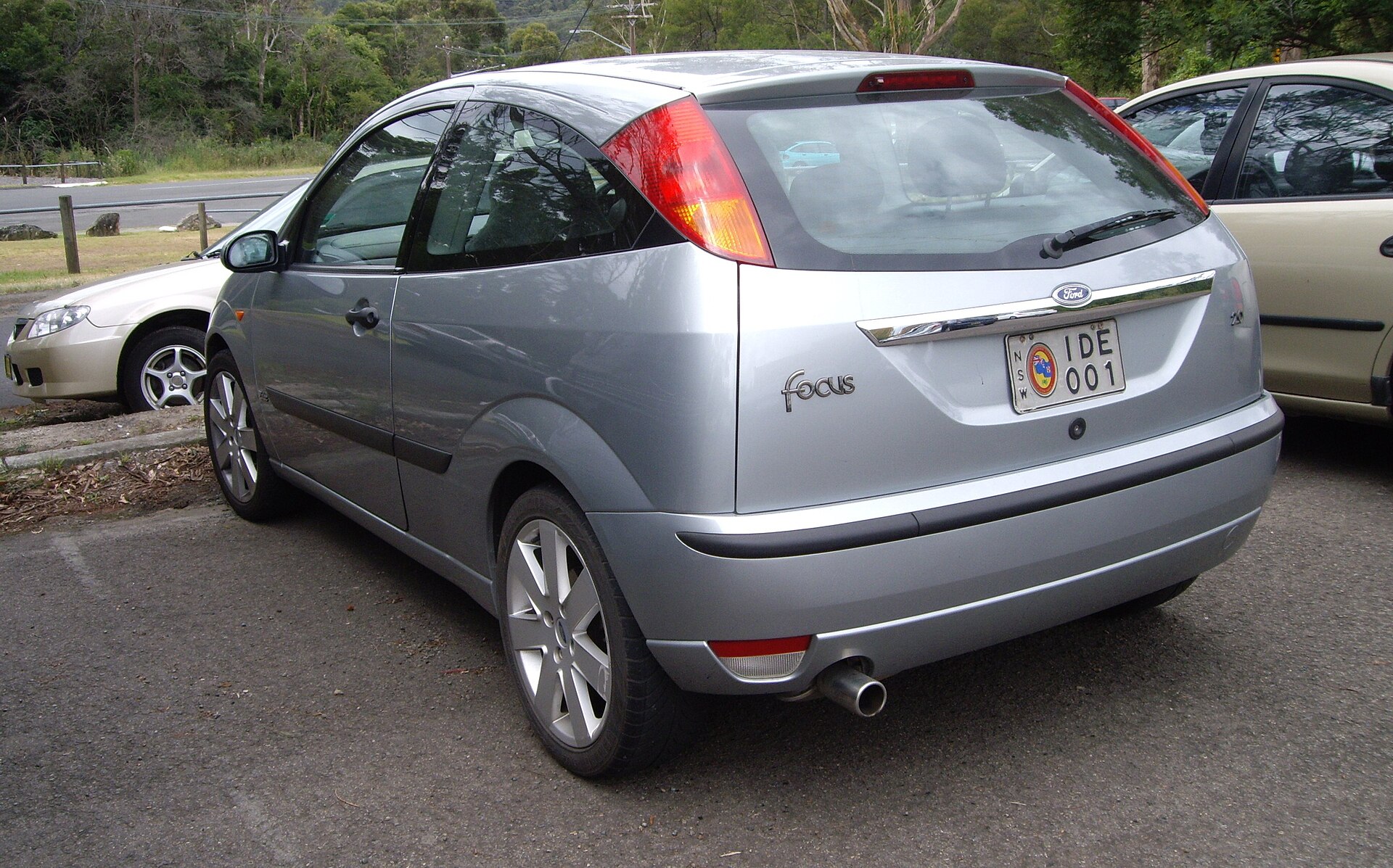 The first gen Focus was well regarded and popular enough in Australia but was never a huge seller in the same way Korean, Japanese and even the Holden Astra has been. Most sold here were 5 door variants so this being a 3 door is even more u · FotoSleuth · CC BY 2.0 The first gen Focus was well regarded and popular enough in Australia but was never a huge seller in the same way Korean, Japanese and even the Holden Astra has been. Most sold here were 5 door variants so this being a 3 door is even more u