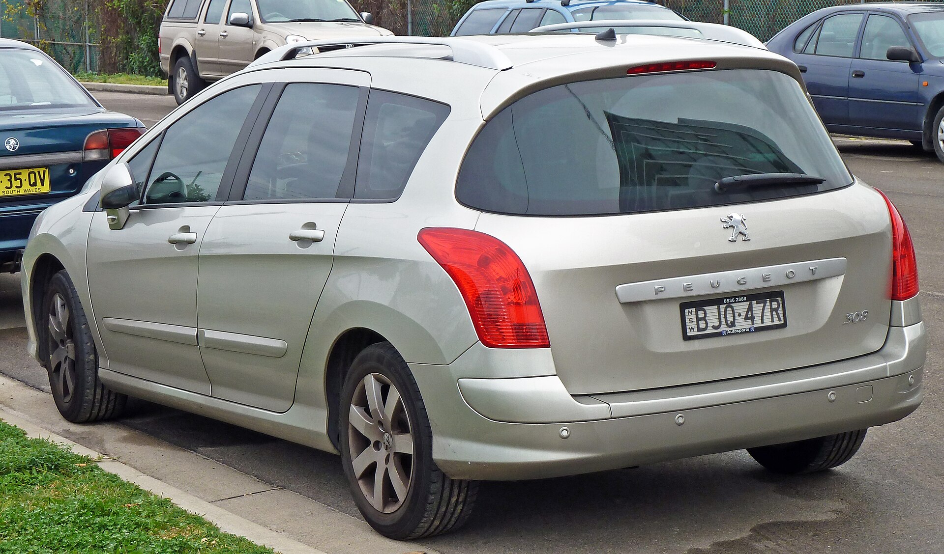 2009 Peugeot 308 (T7) XSE Touring station wagon. Photographed in Zetland, New South Wales , Australia.