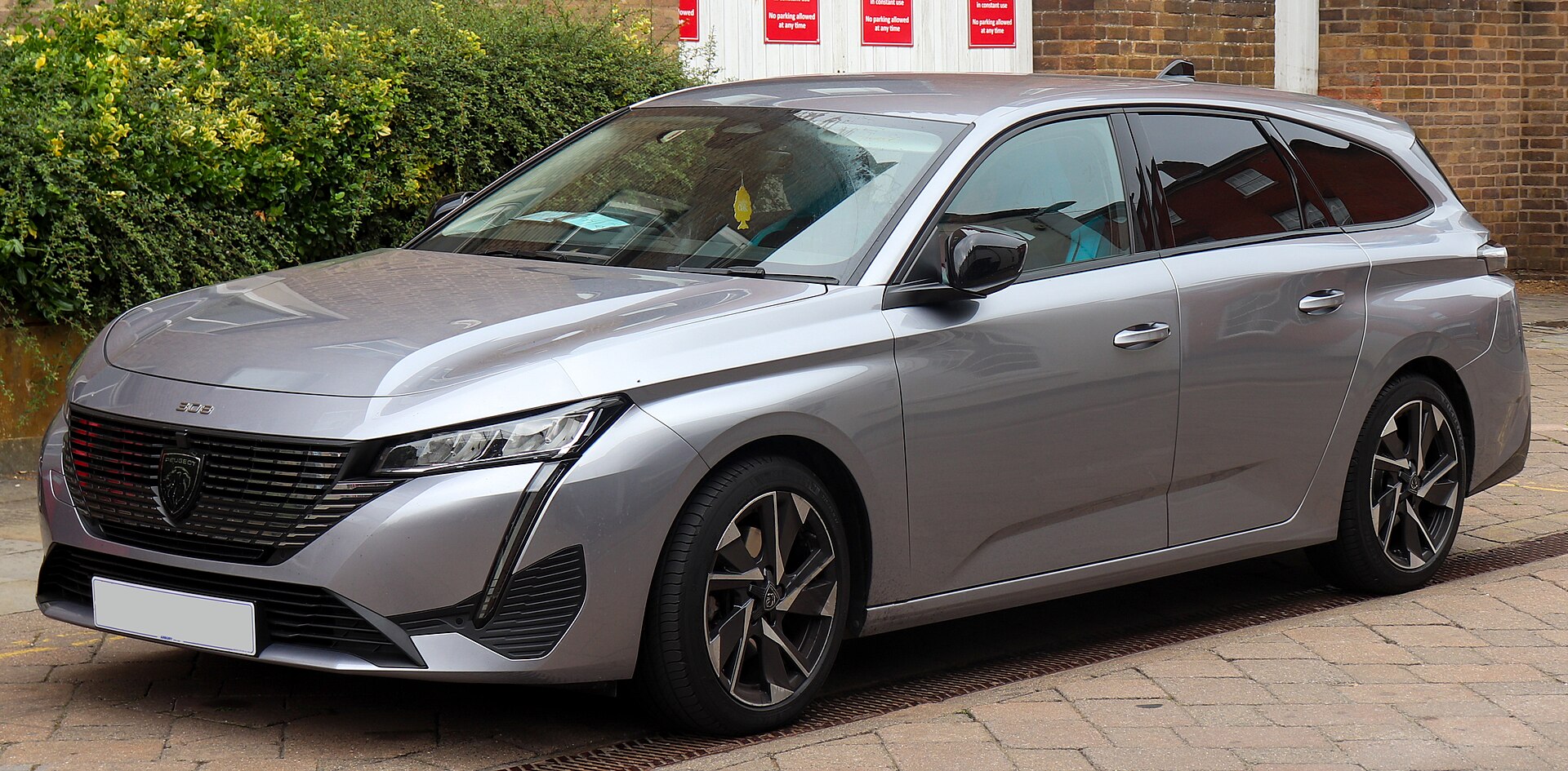 2022 Peugeot 308 Allure Premium SW PureTech S&S Automatic 1.2 Front Taken in Warwick