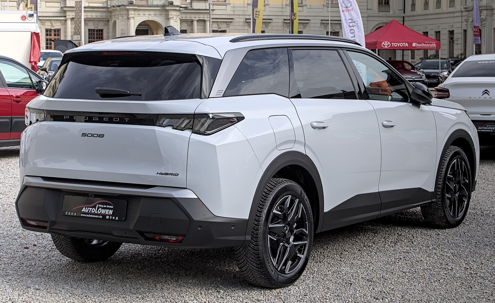 Peugeot 5008 C at Automesse Ludwigsburg 2024 · Alexander-93 · CC BY-SA 4.0 Peugeot 5008 C at Automesse Ludwigsburg 2024